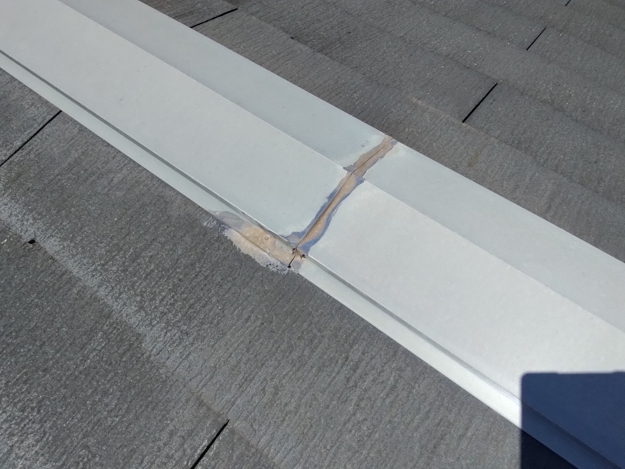 加古川市　棟板金　ジョイントシール