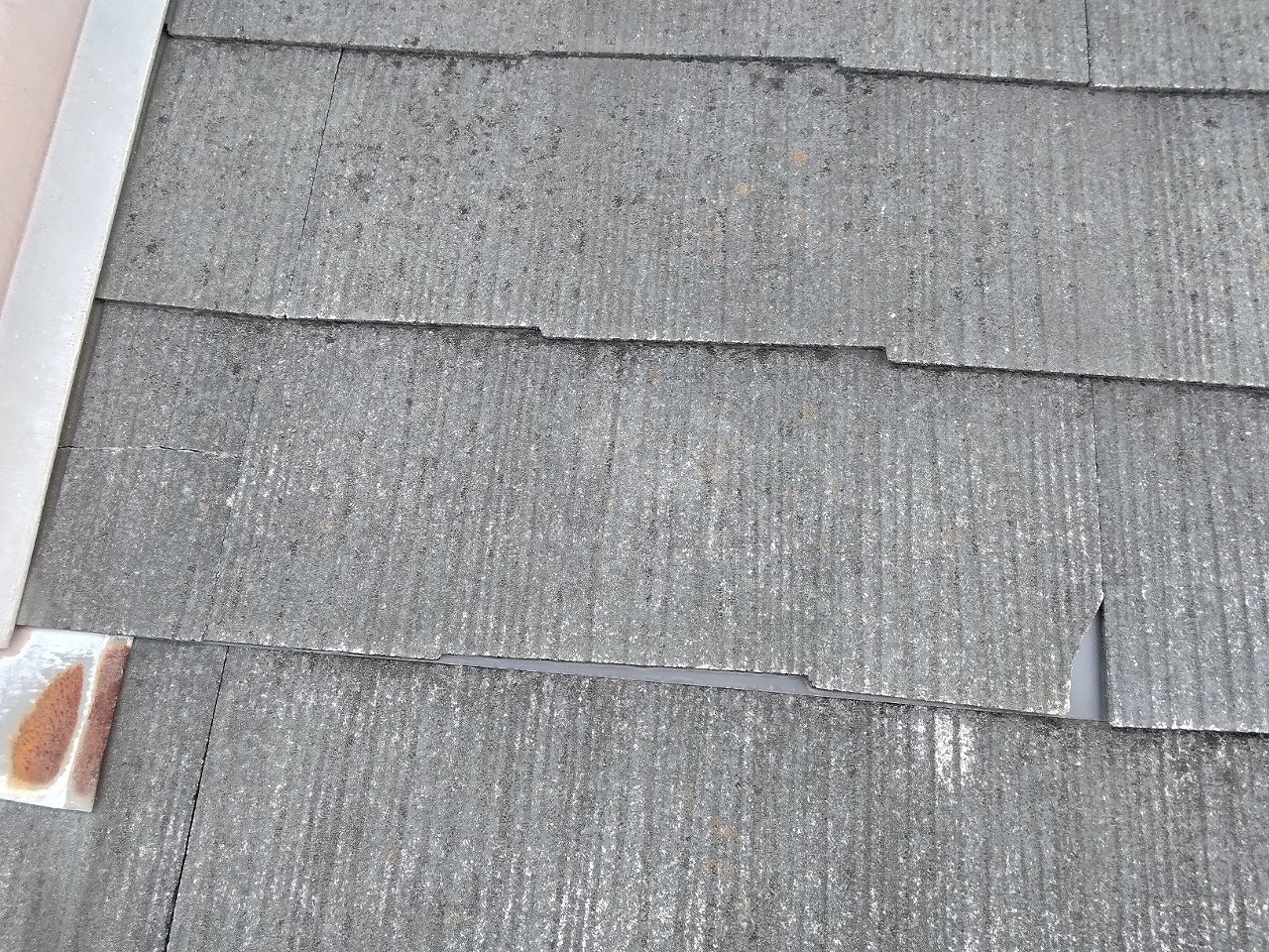 加古川市　カラーベスト色あせ　欠け　板金補修