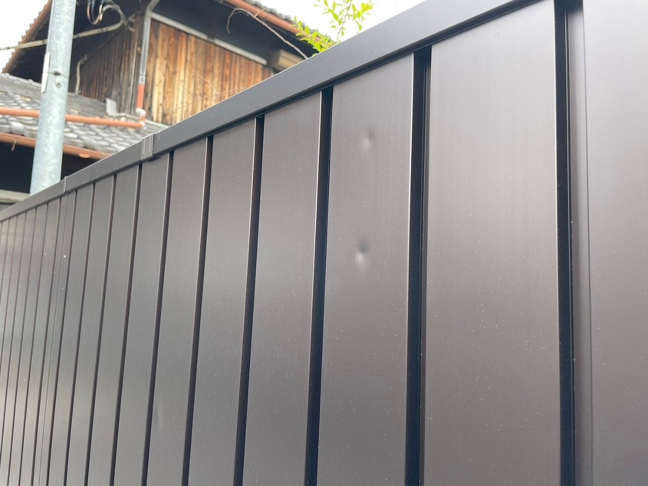 高砂市　エクステリア縦目隠しフェンスへこみ