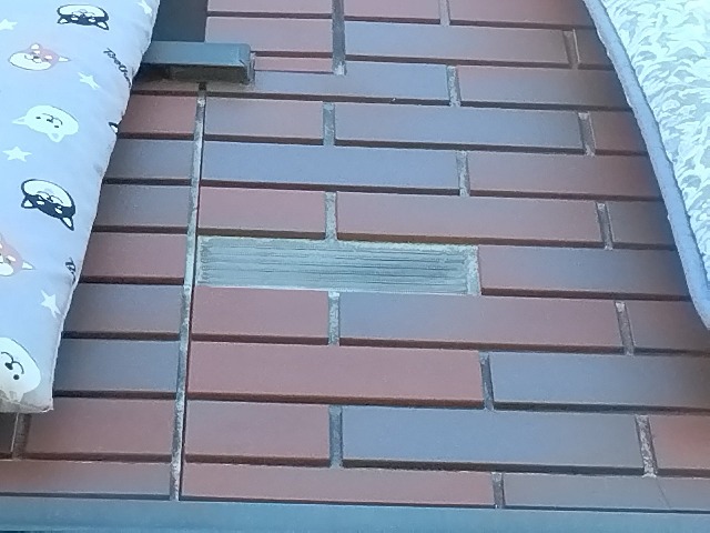 加古郡稲美町　外壁タイルめくれ