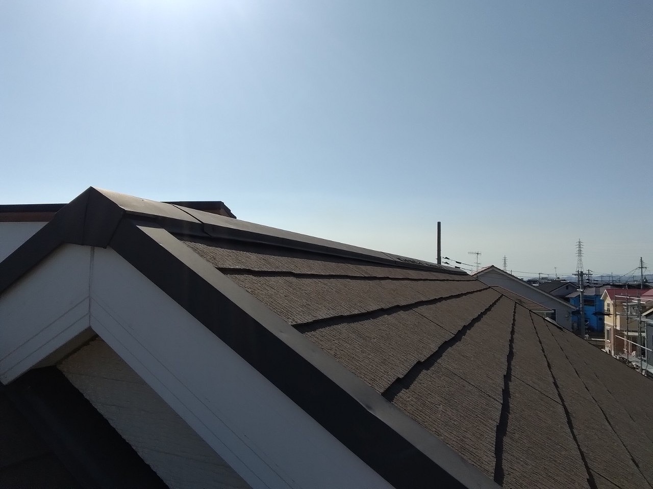 加古郡播磨町で雹害発生｜カラーベスト屋根の欠けと這い樋破損を確認した調査