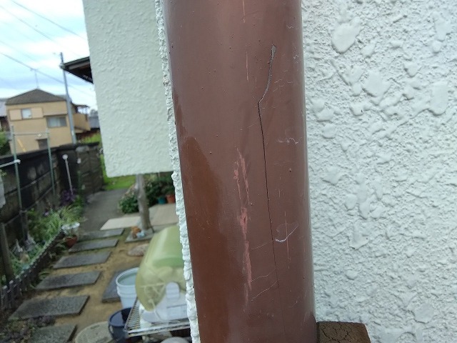 姫路市　竪樋(60パイ)ひび割れ