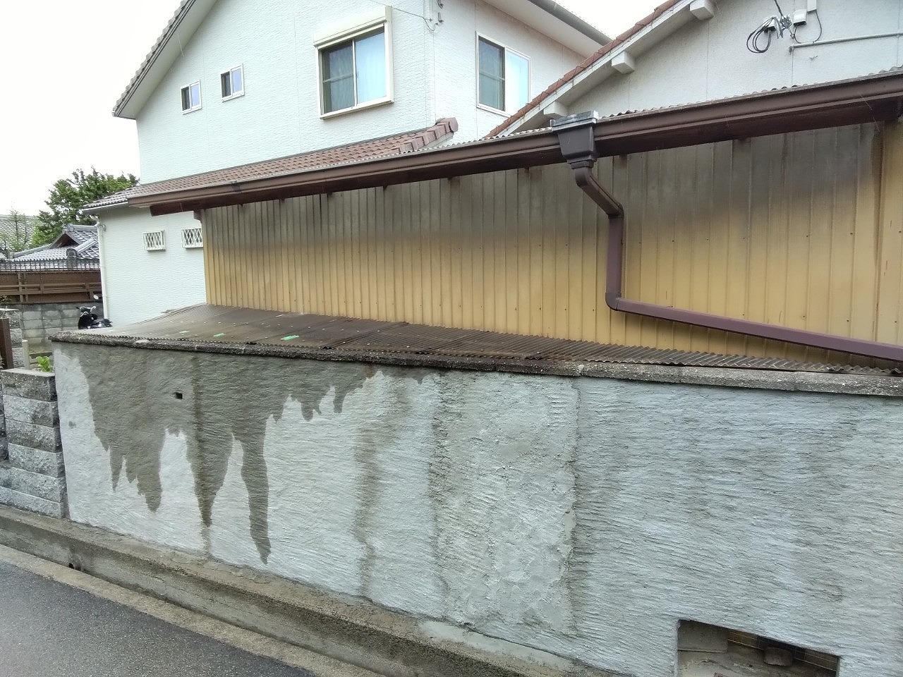 明石市　雹被害で波板破損