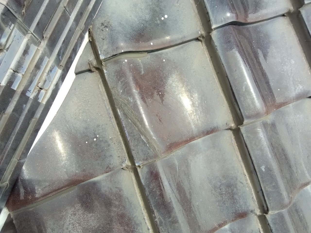 姫路市　瓦割れコーキング