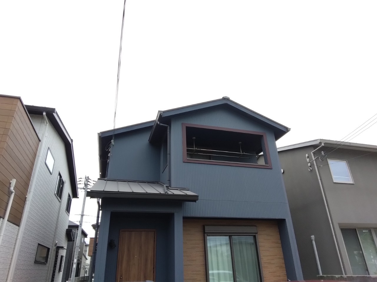 加古川市で雨樋に多数の穴あき被害｜雹による角樋破損を自然災害鑑定士が現場調査