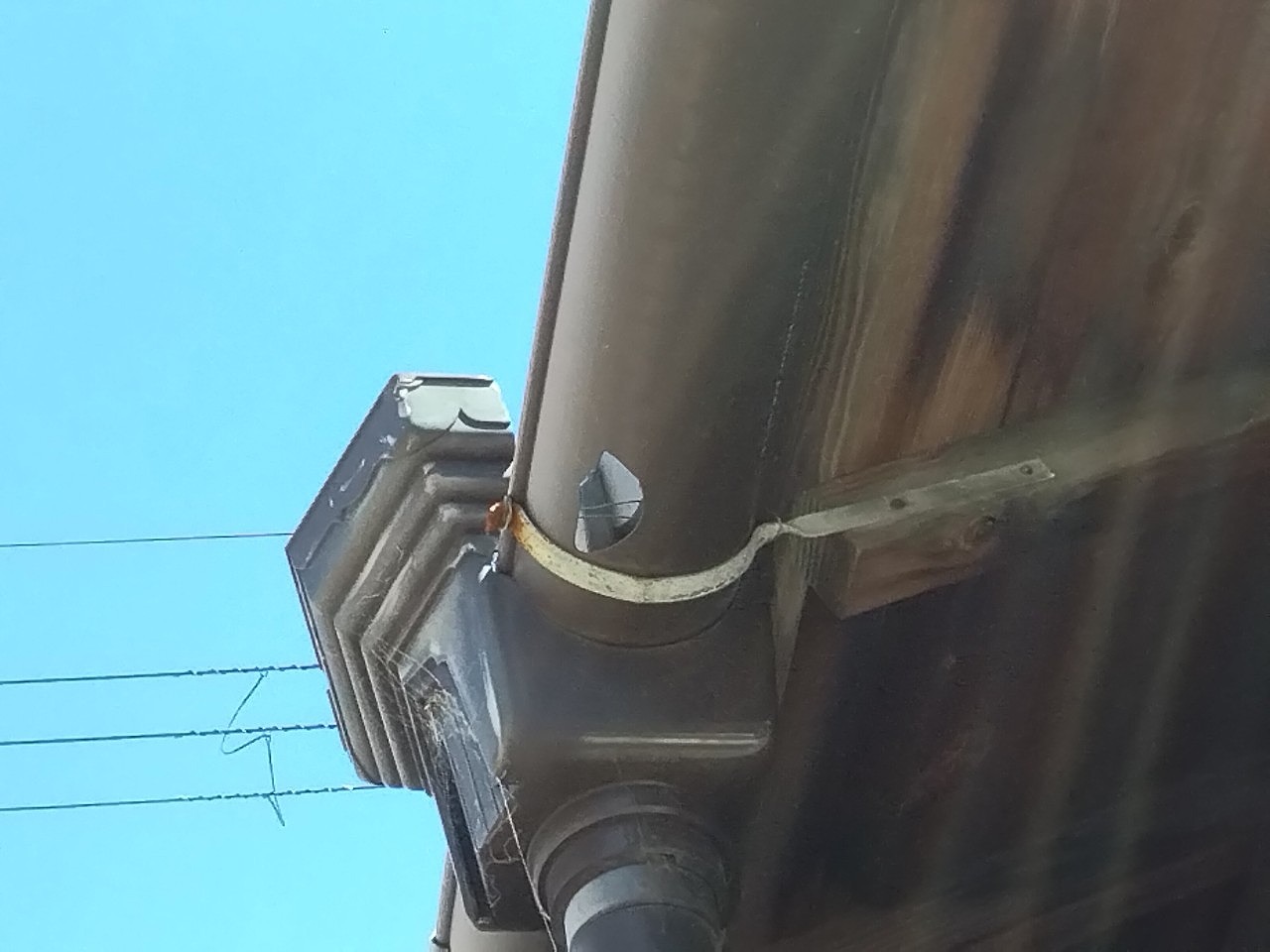 高砂市　集水器(上合)付近軒樋(半丸)貫通