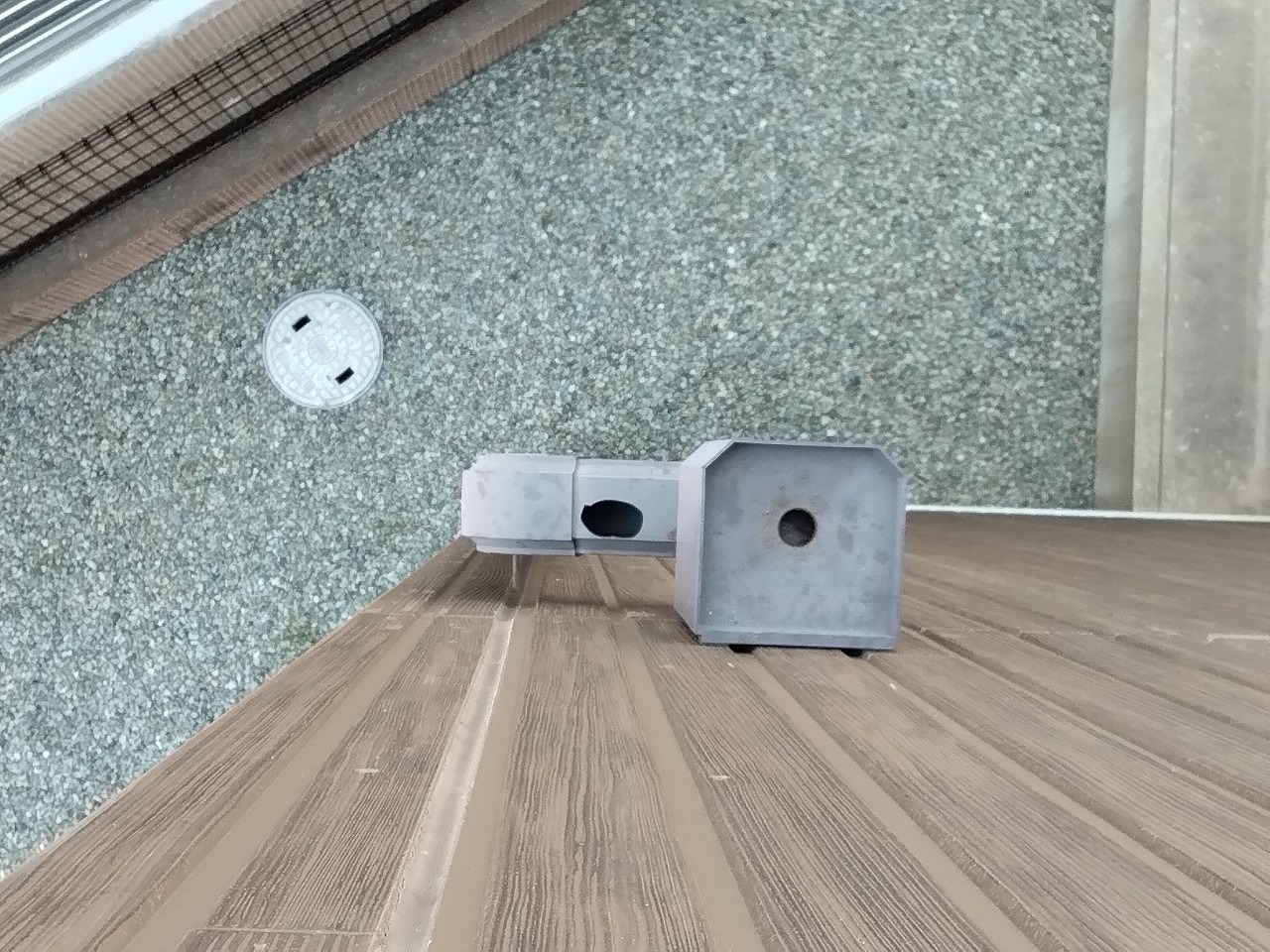 加古郡播磨町で確認した家周りの雹被害｜竪樋破損・サッシ歪みの調査事例