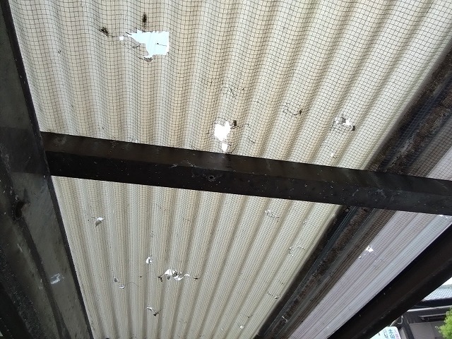 姫路市　カーポート　波板ポリカ穴