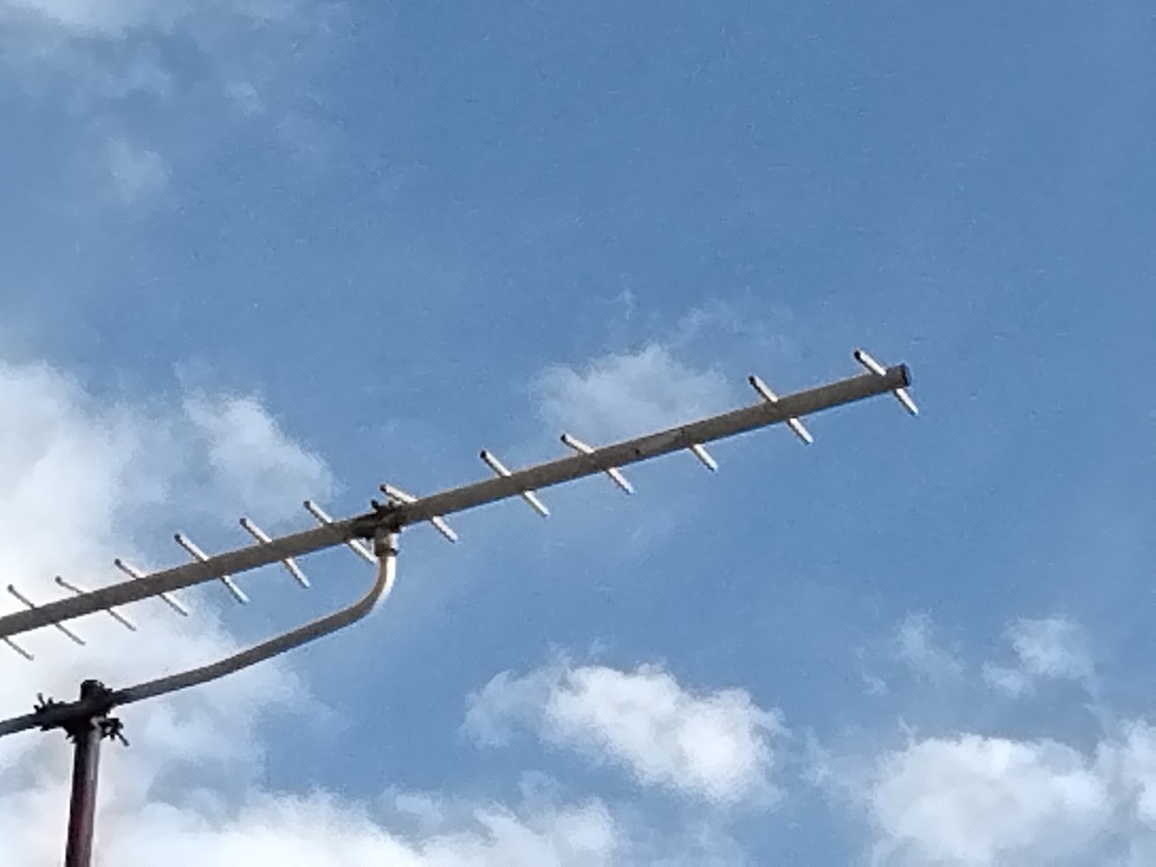 明石市　ひょうによる　TVアンテナ素子部分　破損