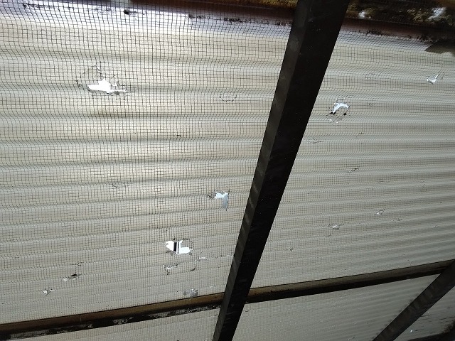 姫路市　カーポートポリカーボネート貫通