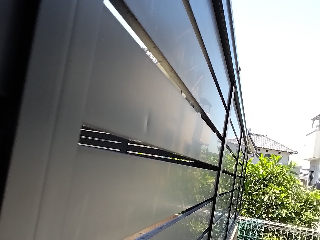 加古川市　ひょう災害　アルミフェンス　ヘコミ