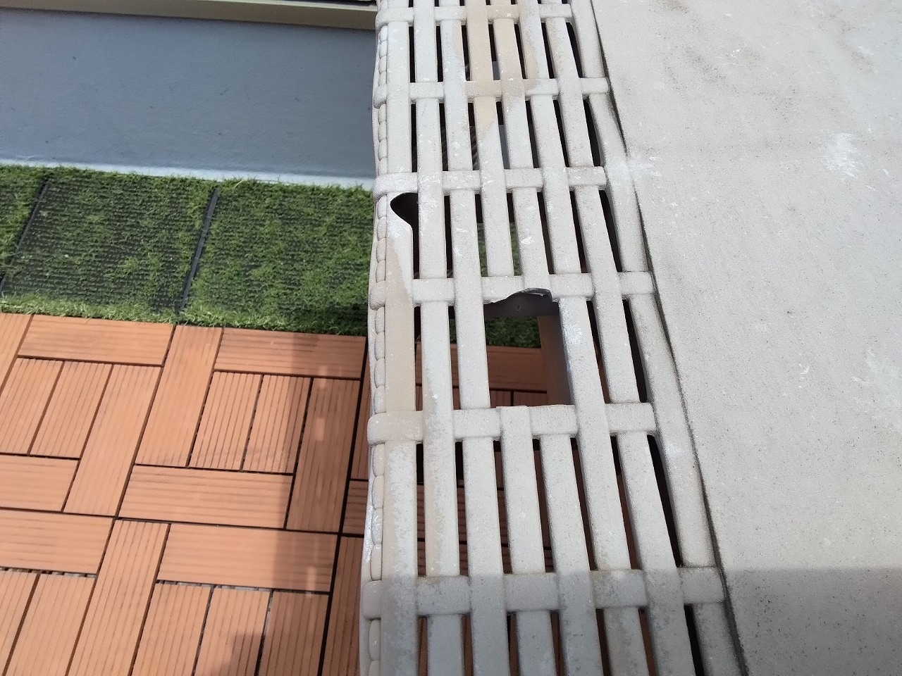 高砂市　アウトドア野外テーブル破損