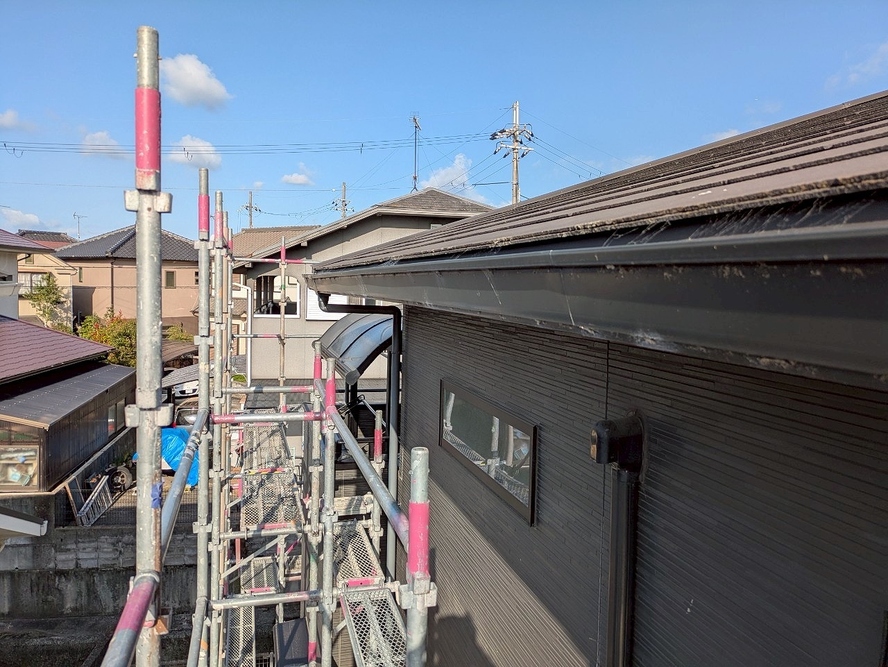 加古川市　雹災による火災保険の申請で給付金を受け、雨樋(雨どい)を交換いたしました。