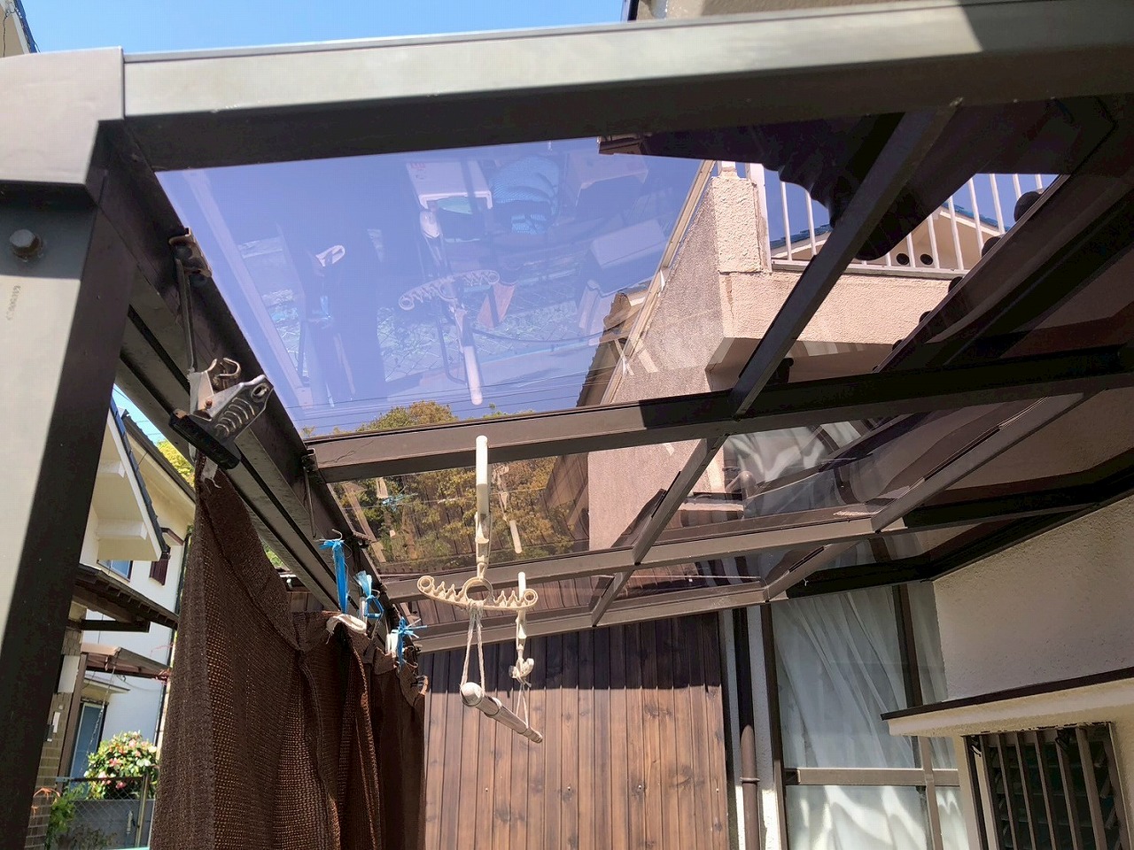 雹(ひょう)災害　ポリカーボネート交換