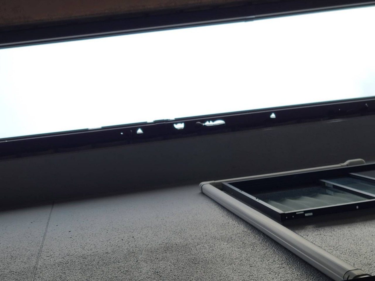 加古川市　雹災害で半丸軒樋貫通