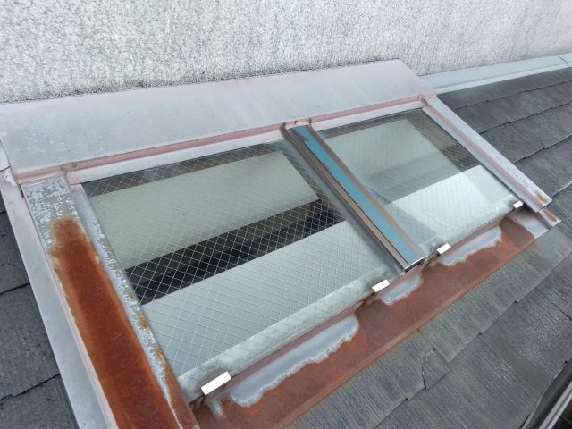 姫路市で雨漏りが発生した天窓