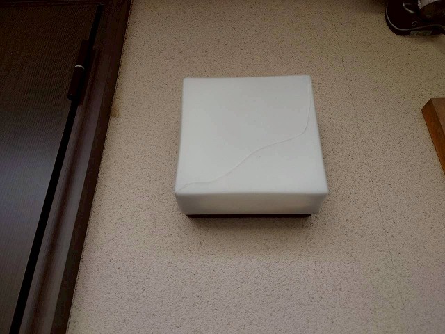 加古川市　割れた門灯
