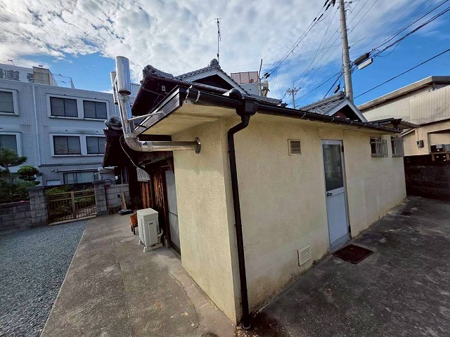 明石市　日本家屋屋根の樋施工を終えた様子