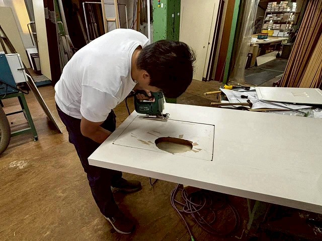 加古川市　室内扉の工事の様子　アップ