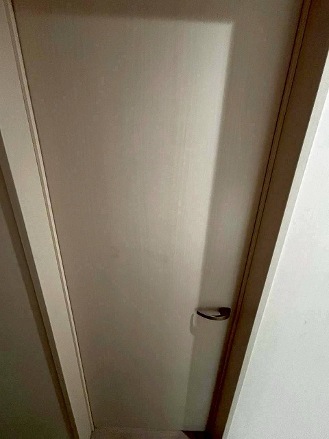 加古川市　室内扉の様子