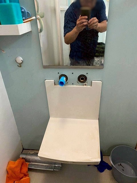 加古川市のお宅にて破損した室内ドアを再活用！ペットくぐーるの取り付けをご提案しました