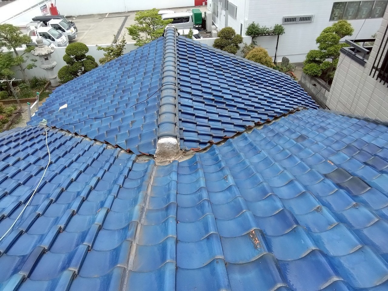 青緑瓦で八谷