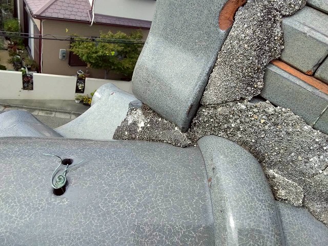 隅棟まわりの漆喰欠損