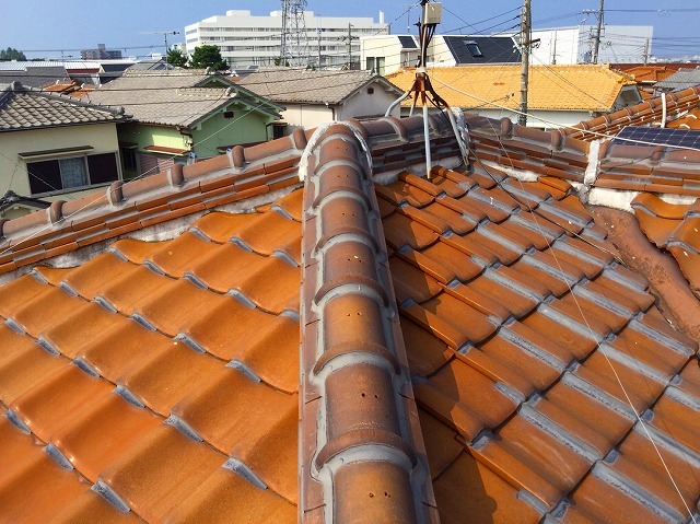 加古川　雨漏り修理　雨漏りの原因となっていた棟の劣化