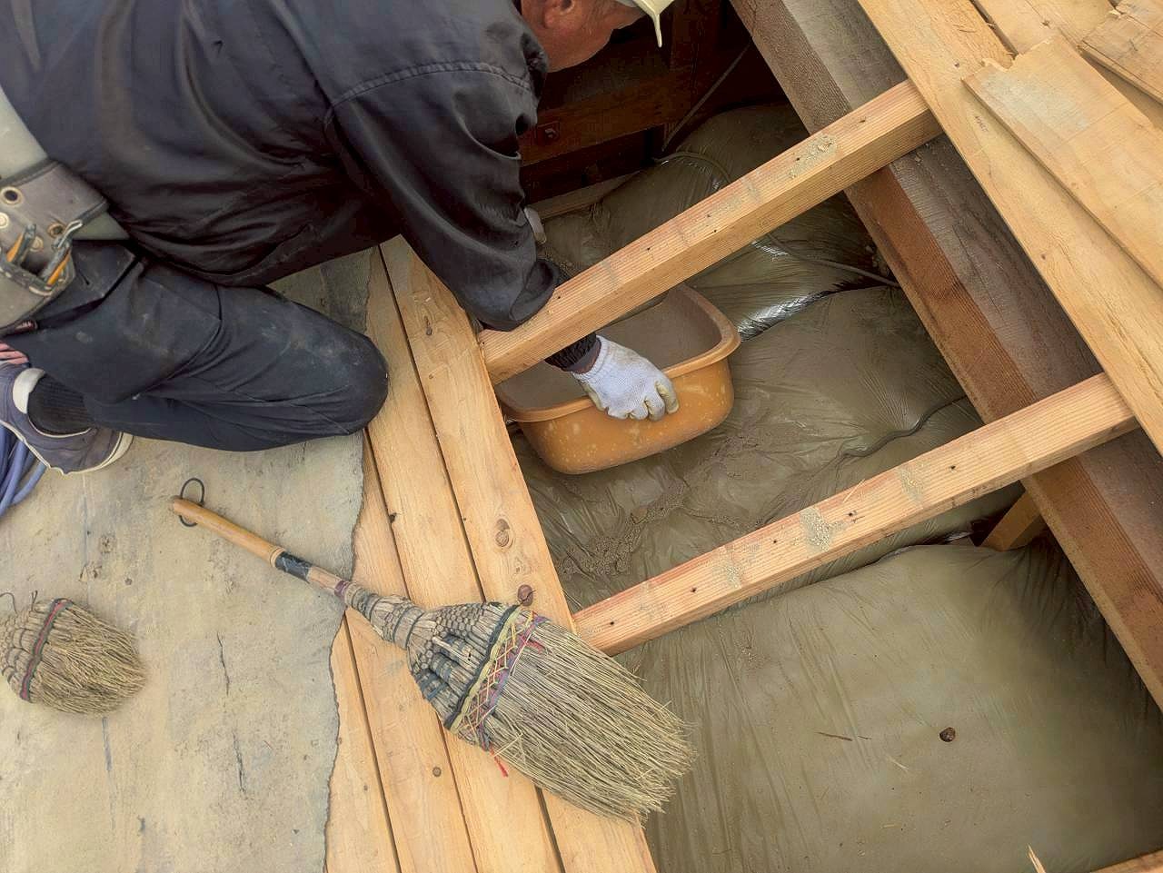 高砂市　屋根裏の清掃