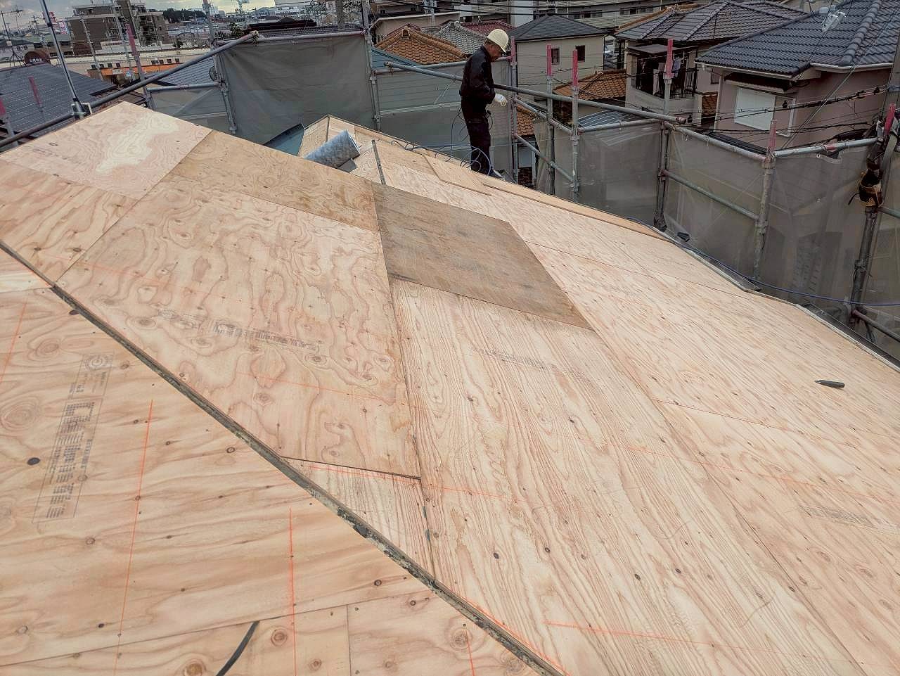 高砂市　屋根の野地板設置