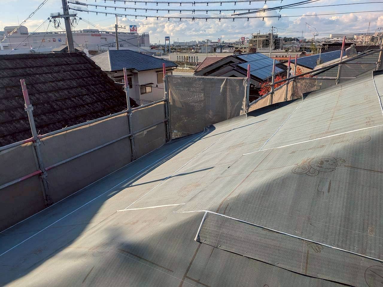 高砂市　屋根のルーフィング作業