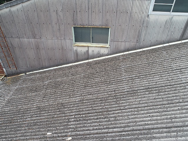 明石市　工場　中二階ドローン空撮屋根スレート点検(アスベスト含有)