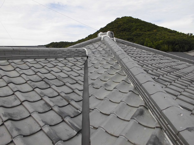 姫路市で雨漏り原因の銅板製谷板金を交換し防水性を高めた屋根工事