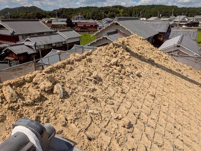 加古川市　葺き土のある屋根