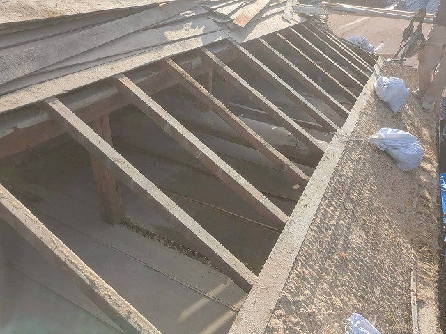 加古川市　屋根の一部を解体