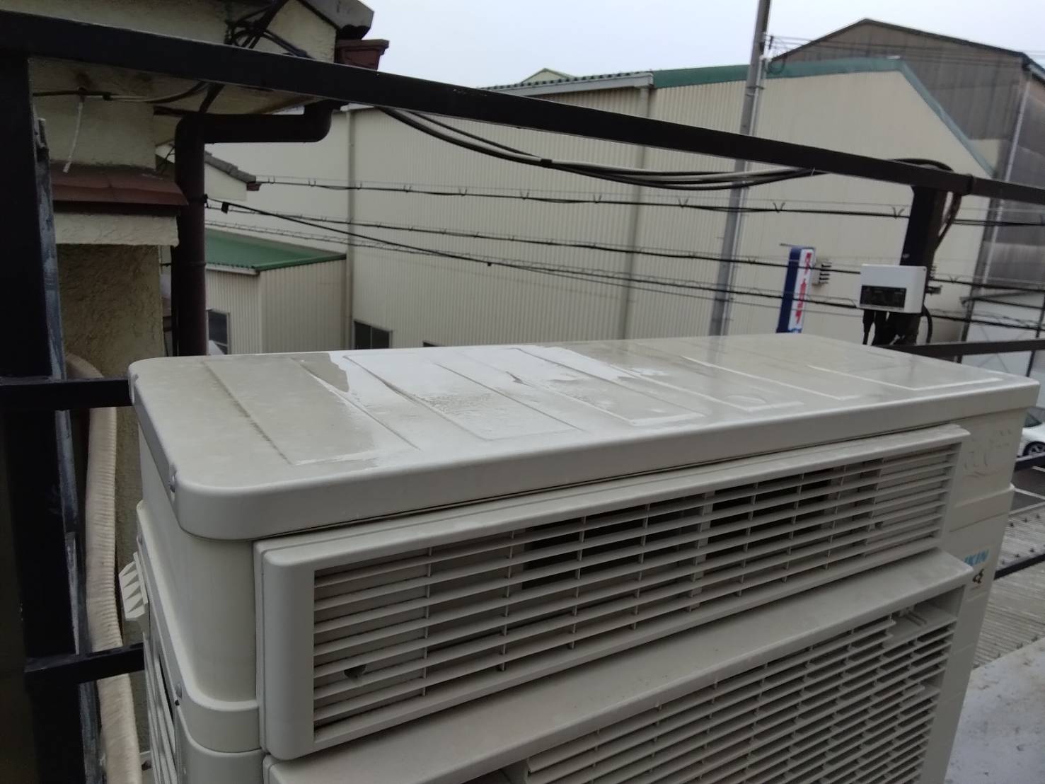 加古郡稲美町 雹災害で室外機や外壁に損傷　雹災害から住まいを守る備えと対策