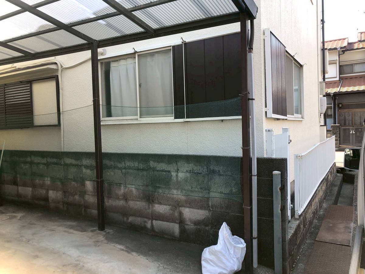明石市 波板の雨樋交換とポリカーボネート屋根の張り替え工事を行いました!