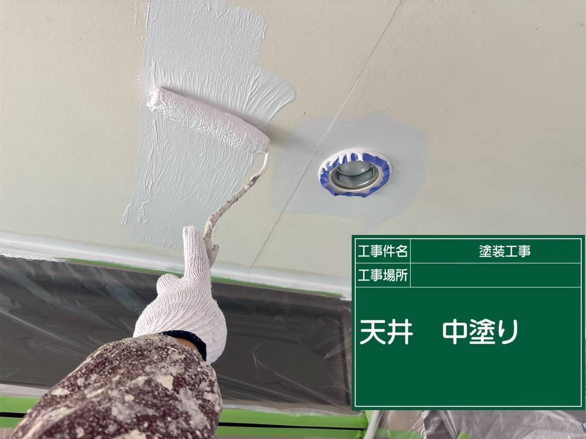 明石市　天井と玄関柱の塗装で美観＆耐久性を両立！台風対策にも効果的な外装補修。