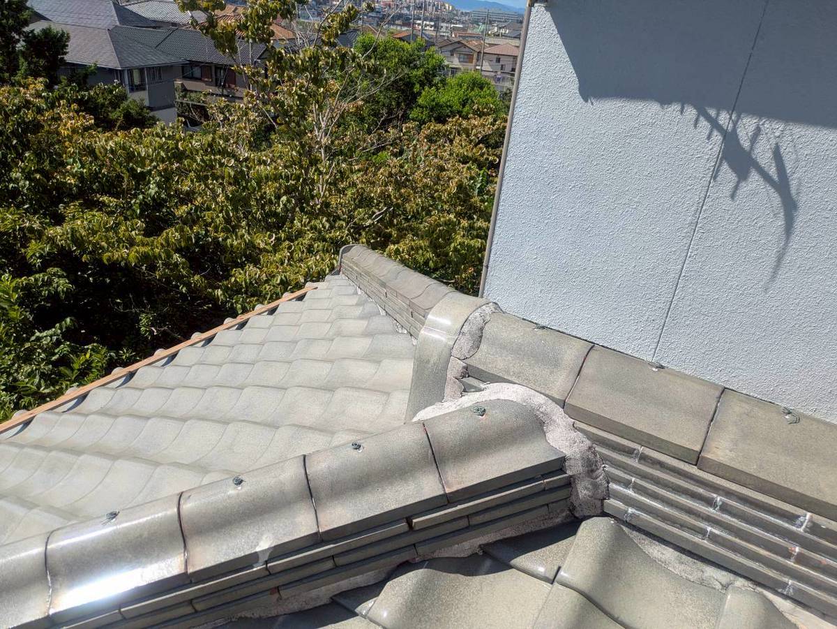 加古川市　屋根無料点検　壁際取り合い・雨押えのシーリング点検