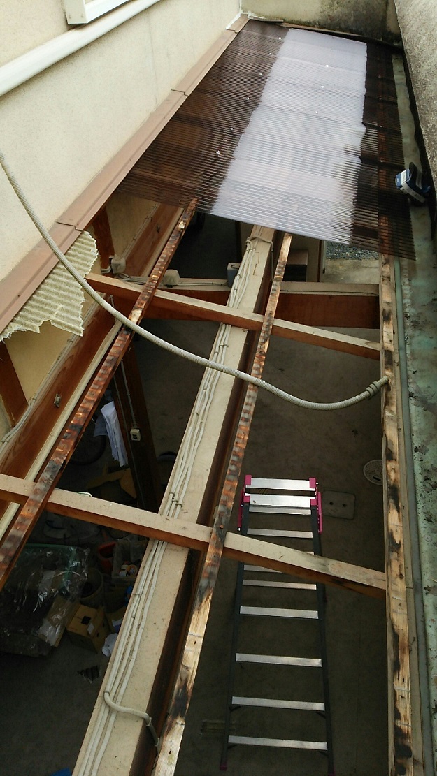 姫路市　波板ポリカ　施工中