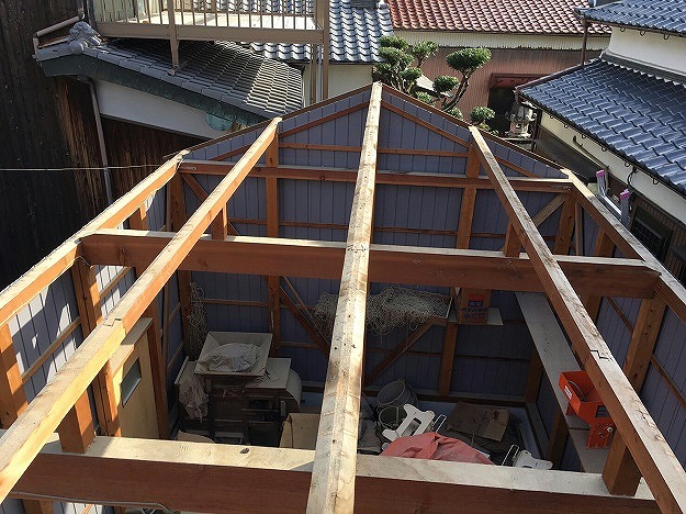 高砂市　倉庫　スレート屋根　撤去後　骨組み