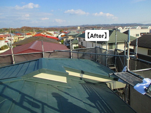 明石市にて破損が多かったスレート屋根をスーパーガルテクトにてカバー工法工事