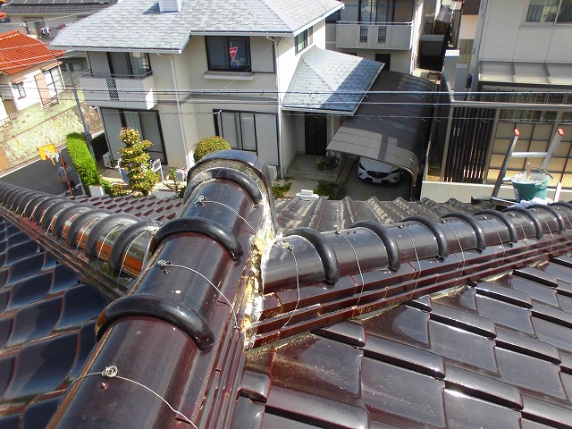 高砂市　既存漆喰の斫り作業