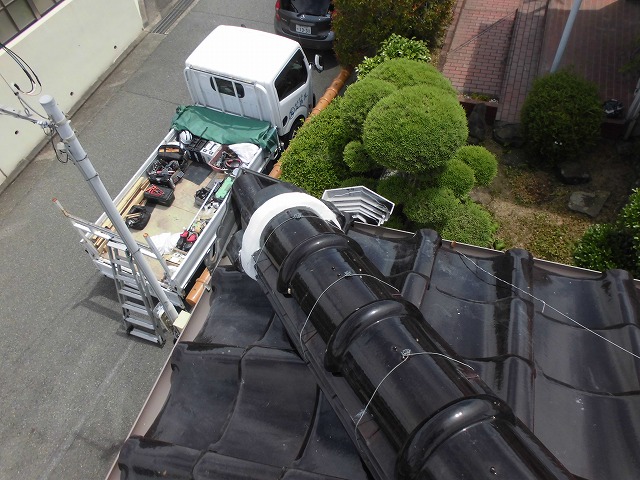 加古川市　鬼首漆喰の施工中