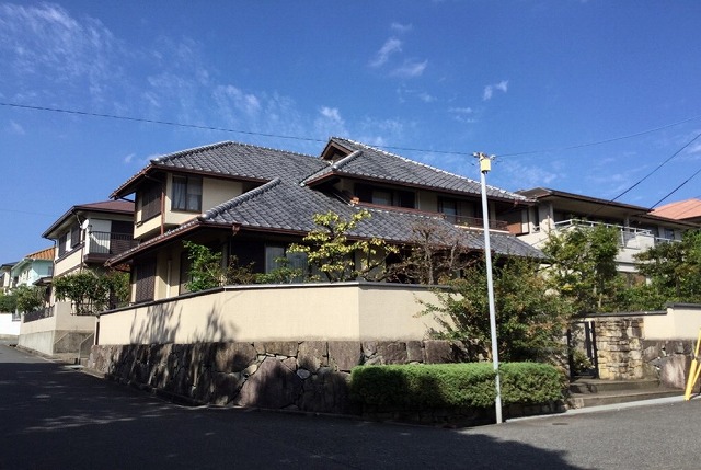 高砂市の瓦屋根の住宅外観