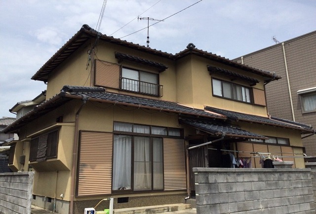 高砂市　住宅全景と和瓦屋根