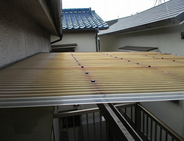 加古川市　交換後の波板屋根全景