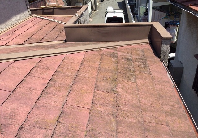 姫路市　色あせた屋根材表面