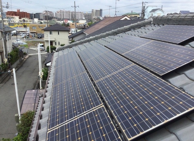 高砂市　太陽光パネル設置屋根
