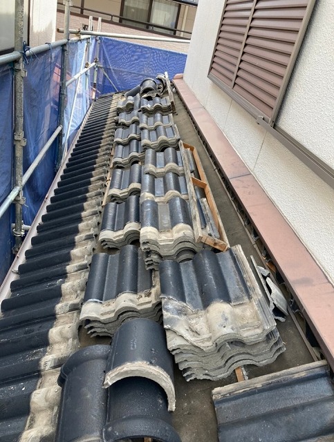 高砂市　撤去中のモニエル瓦